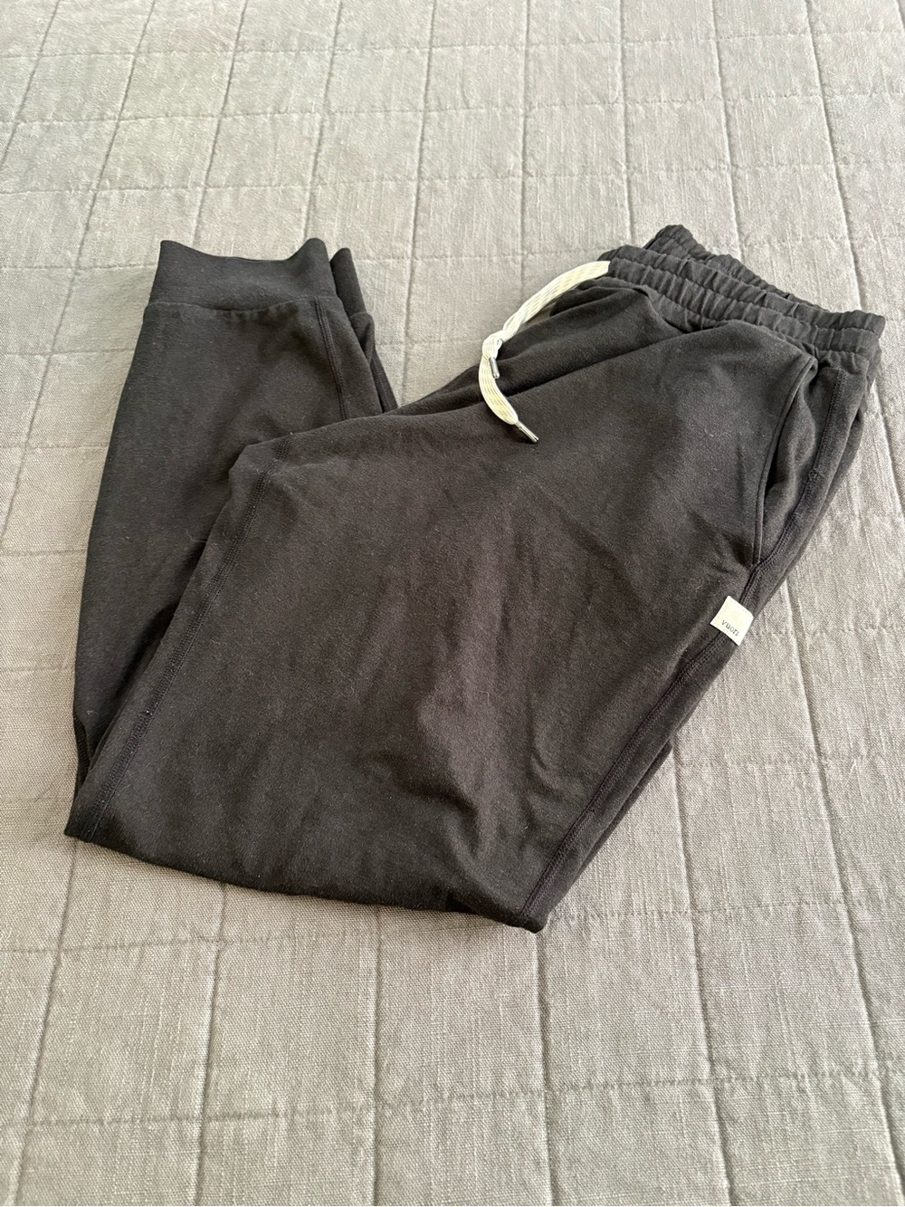 VUORI Women's Performance Joggers - Picture 2 of 8